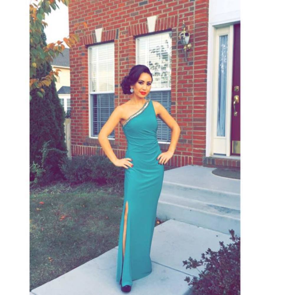 Meet your Posher, Zohra